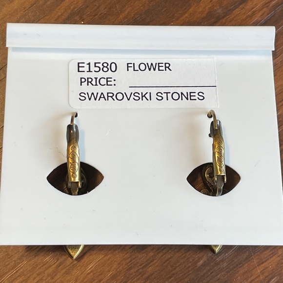 Myka earrings. Swarovski crystals - Picture 3 of 7